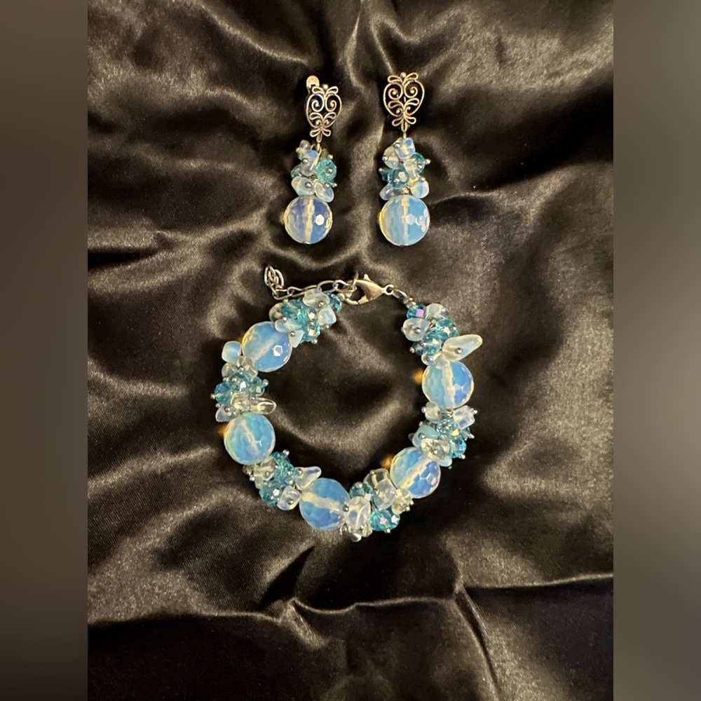 100% real moonstone set earrings and bracelet